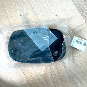 Brand NEW lululemon belt bag black